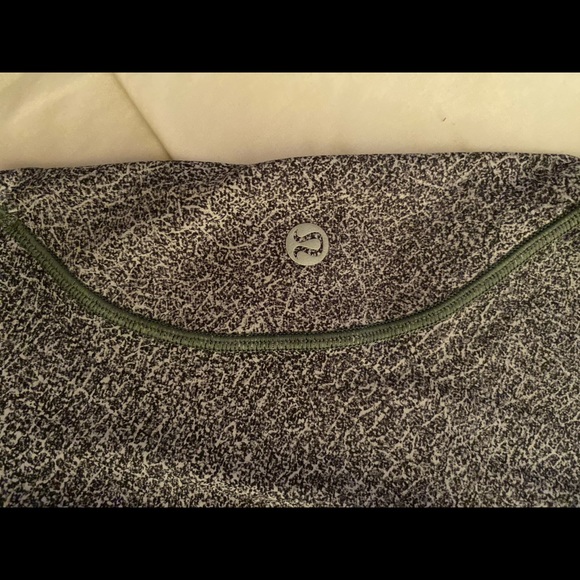 Lulu Lemon workout leggings - Picture 2 of 3